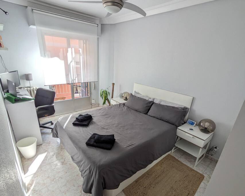 Acogedor Apartamento Y Parking Madrid Exterior foto